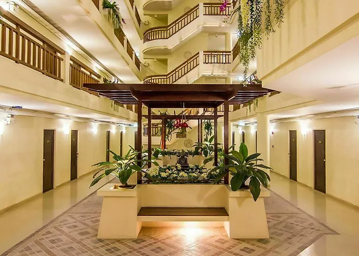 Zen Sukhumvit 81 Hotel 3*